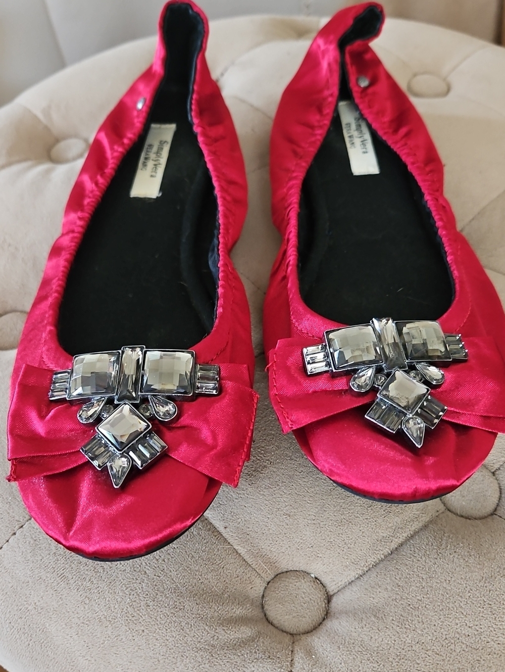 Simply Vera VERA WANG Red Satin Bow Bejeweled Ballet Flats/Sz10    NWOT